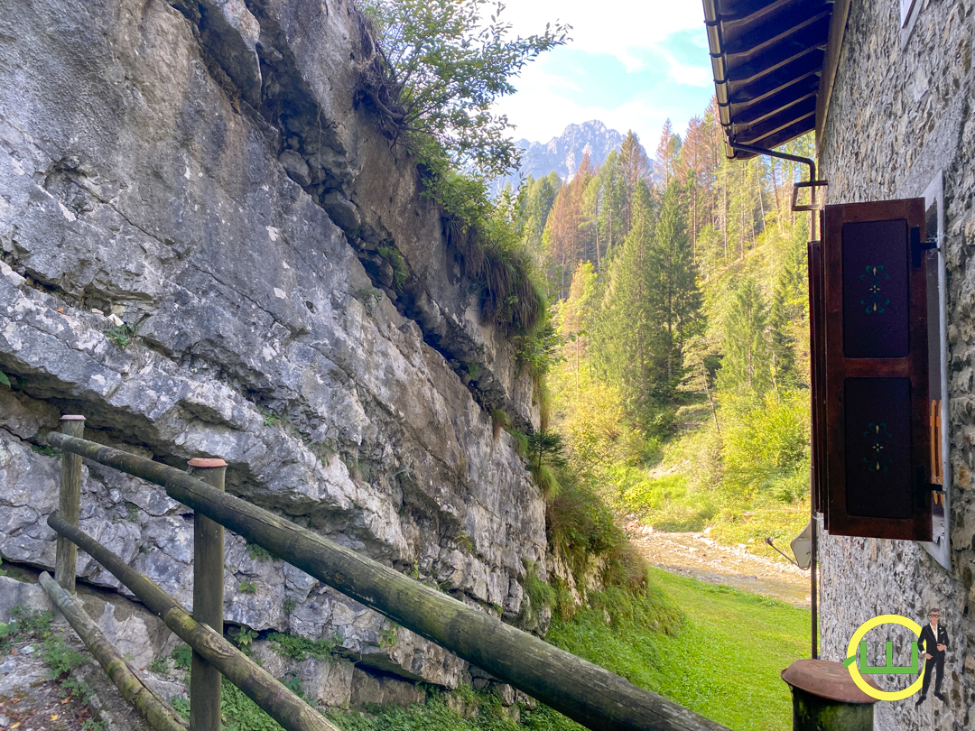 Media numero 51 di RUSTICO IN SASSI IMMERSO NEL BOSCO BELLISSIMO!! (FORNI DI SOPRA)