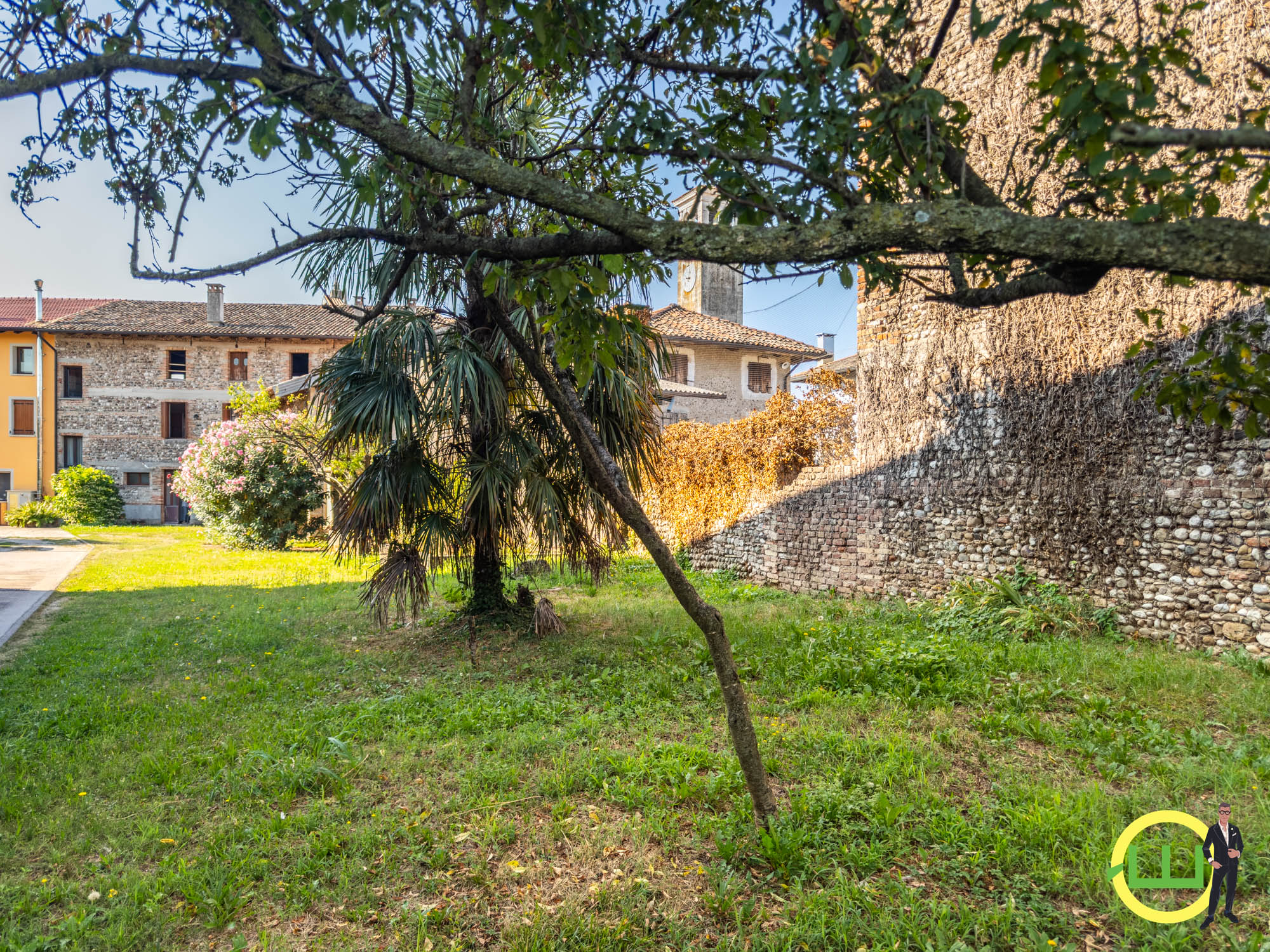 Media numero 46 di CARATTERISTICO TERRATETTO CON AMPIO GIARDINO A NESPOLEDO