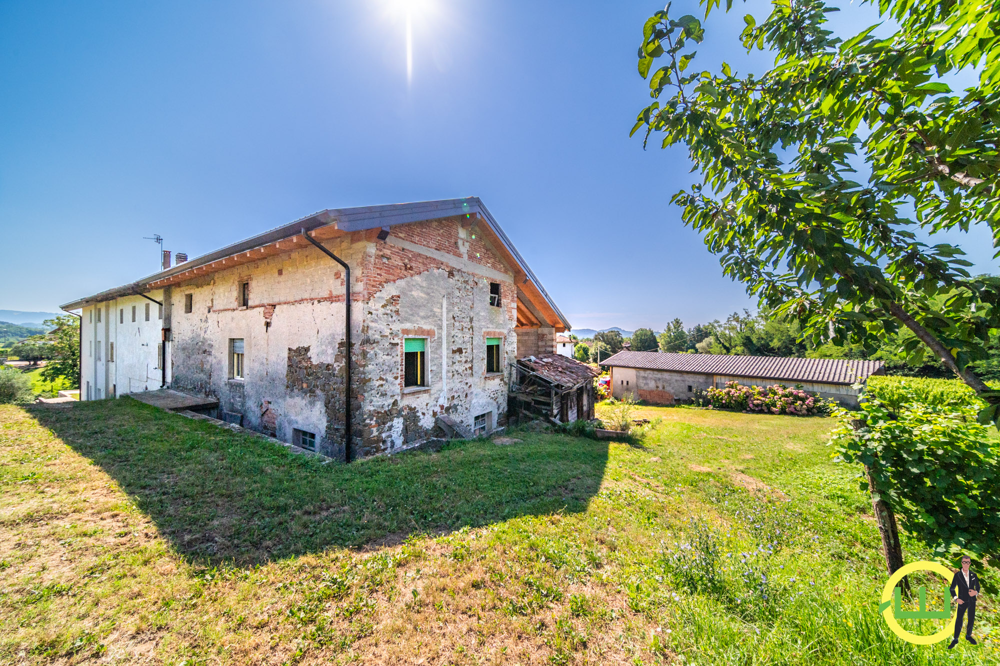 Media numero 2 di CASALE DA RESTAURARE IN CONTESTO DA SOGNO A NOAX