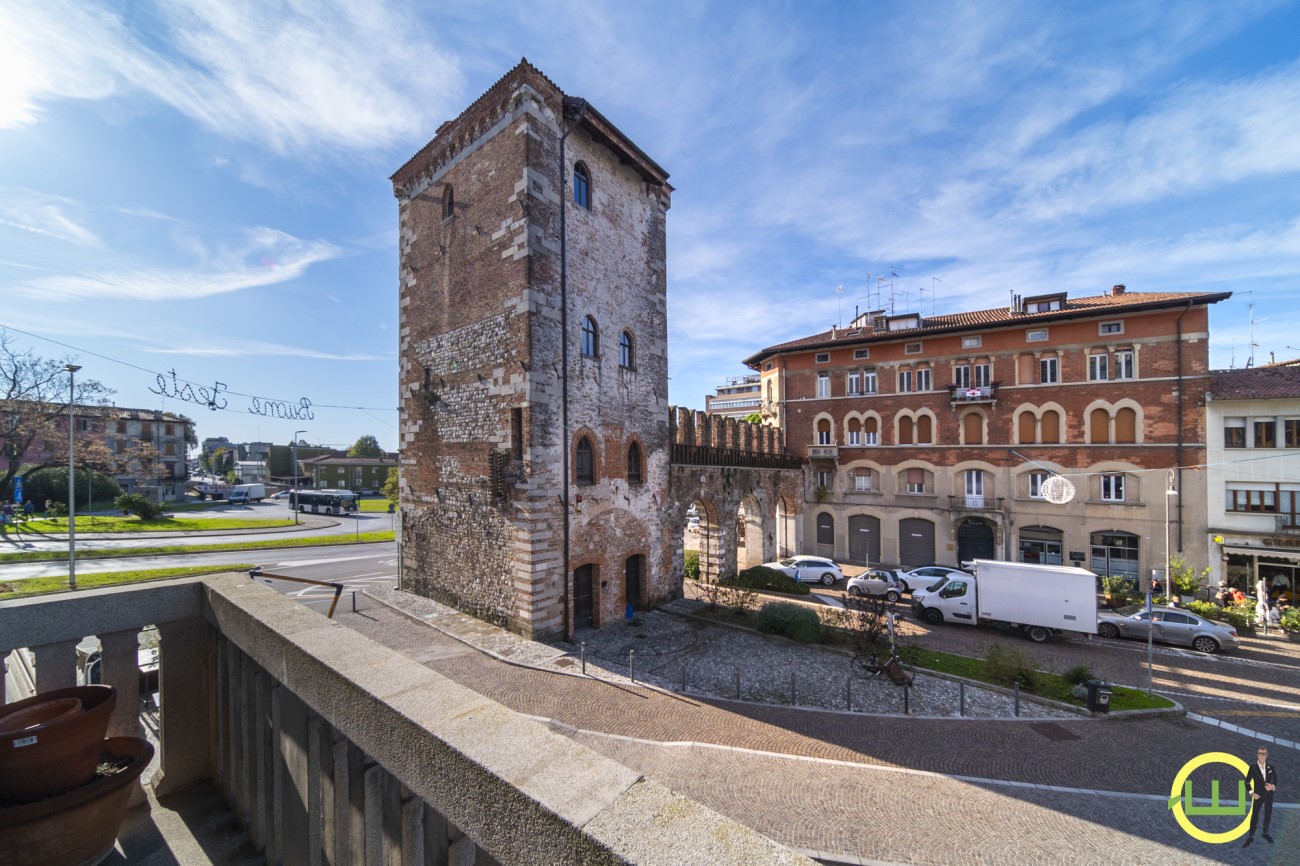 Media numero 11 di TRICAMERE IN PALAZZO D'EPOCA UD