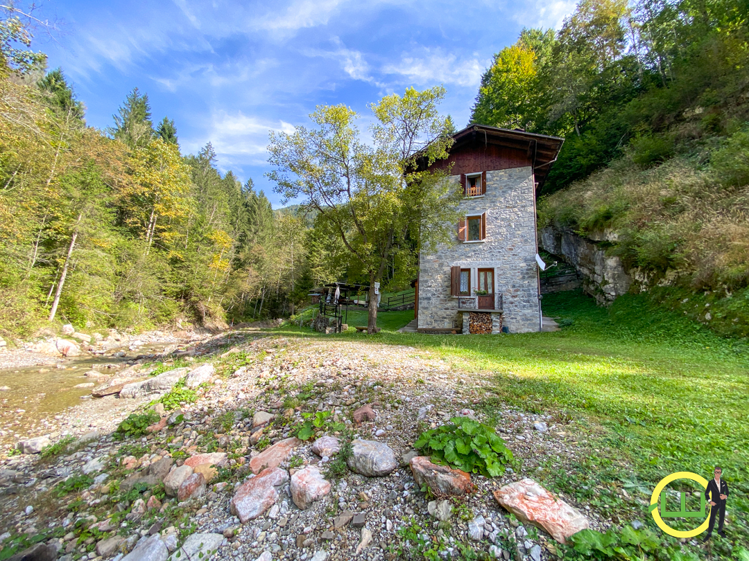 Media numero 64 di RUSTICO IN SASSI IMMERSO NEL BOSCO BELLISSIMO!! (FORNI DI SOPRA)