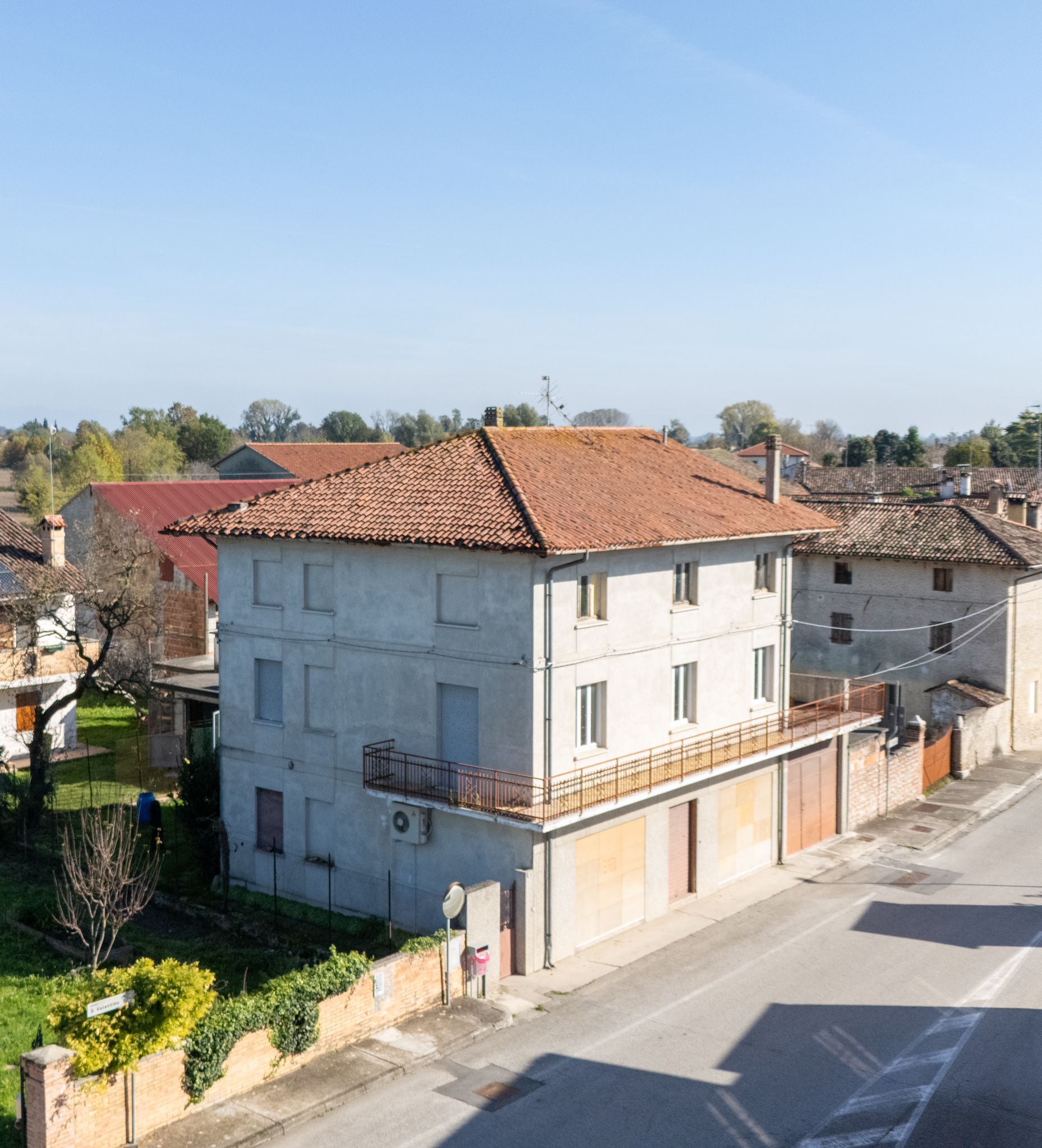 Media numero 9 di VILLA DA RISTRUTTURARE CON PROGETTO IN CENTRO A CAMINO AL TAGLIAMENTO